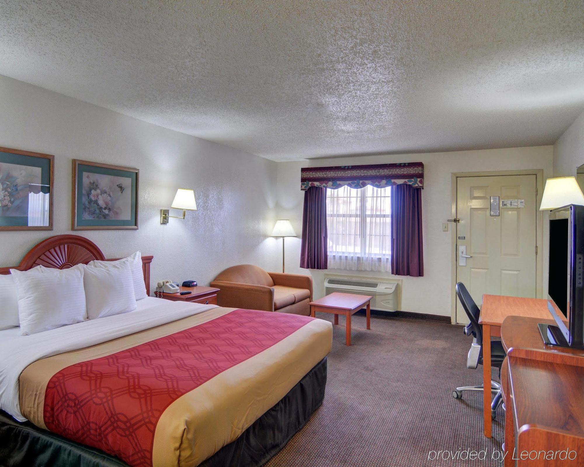 Готель Super 8 By Wyndham Decatur Texas Екстер'єр фото